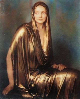 Lady in Gold by Firmin Baes